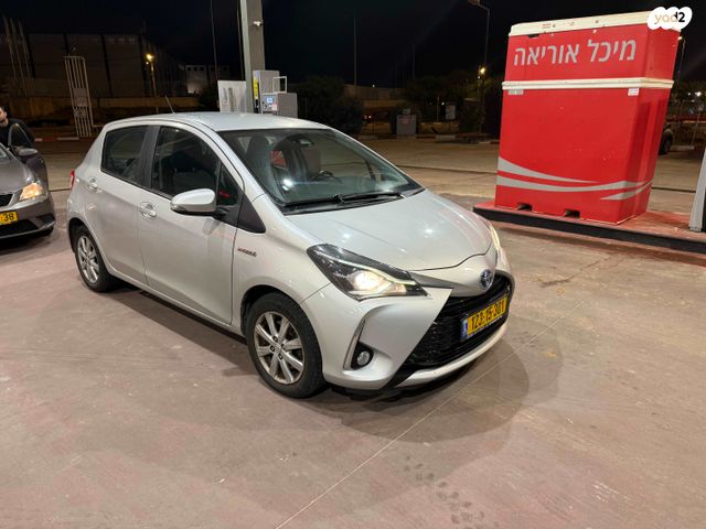 טויוטה יאריס