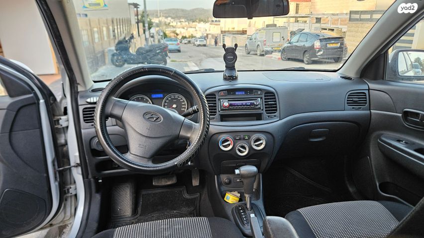 יונדאי אקסנט i25