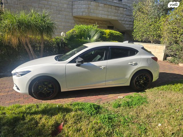 מודעת רכב מאזדה 3