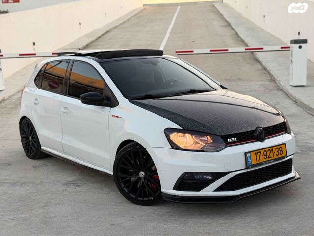 פולקסווגן פולו 