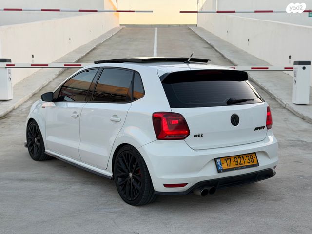 פולקסווגן פולו 