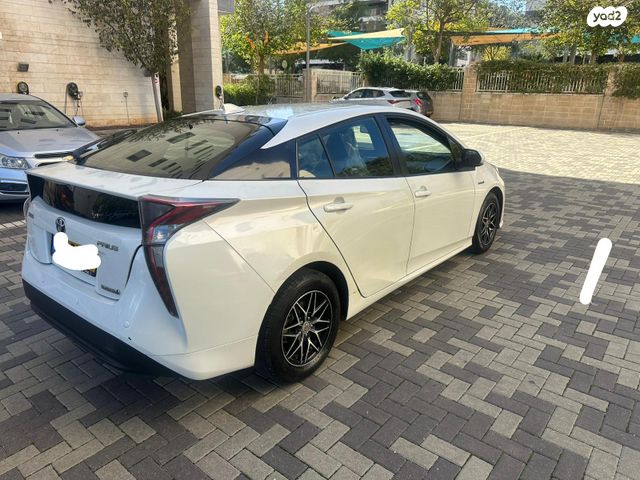 טויוטה פריוס