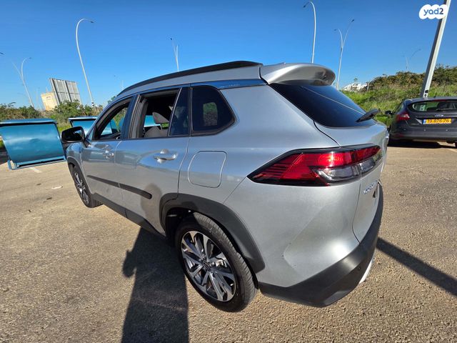 טויוטה קורולה קרוס