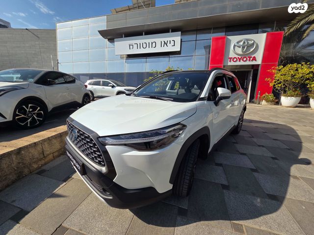 מודעת רכב טויוטה קורולה קרוס