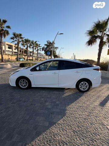 טויוטה פריוס