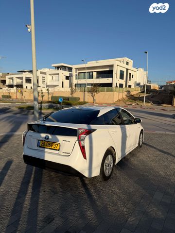 טויוטה פריוס