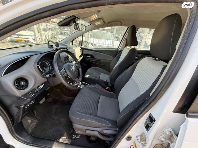 טויוטה יאריס