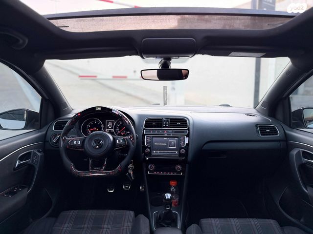 פולקסווגן פולו 