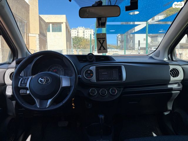 מודעת רכב טויוטה יאריס