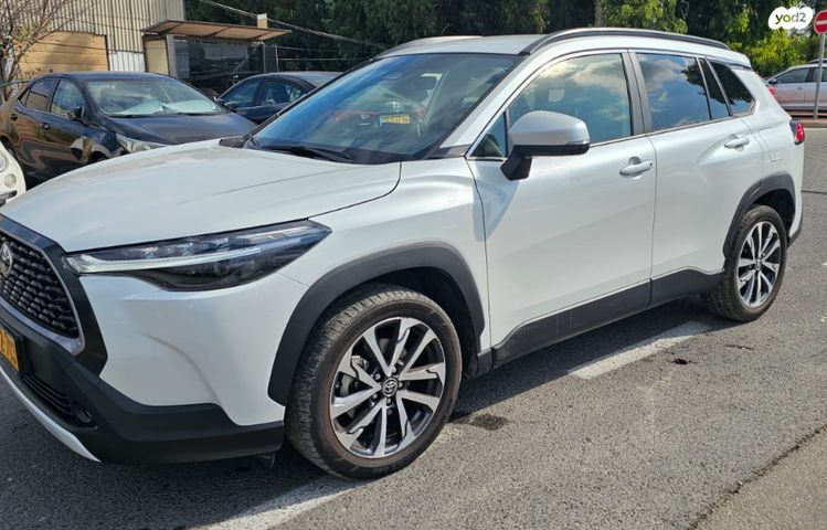 מודעת רכב טויוטה קורולה קרוס