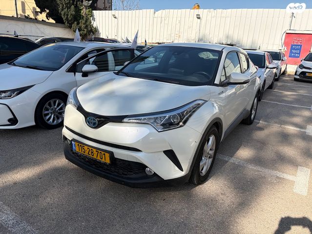 מודעת רכב טויוטה C-HR