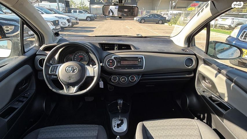 טויוטה יאריס