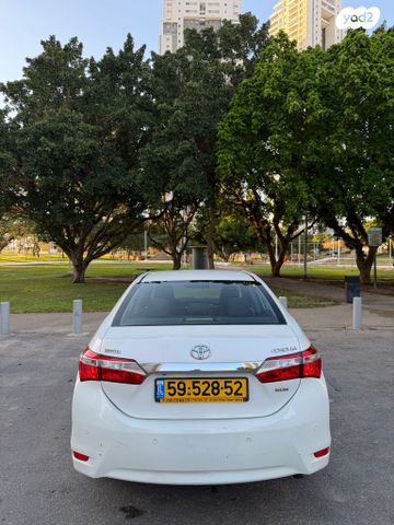 טויוטה קורולה