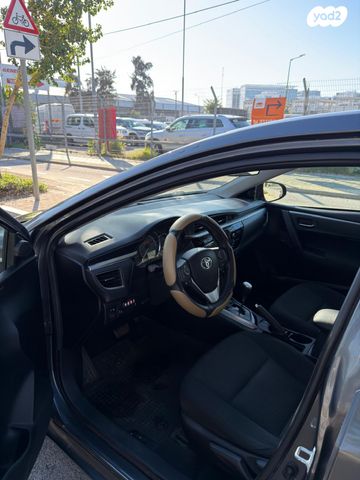 טויוטה קורולה