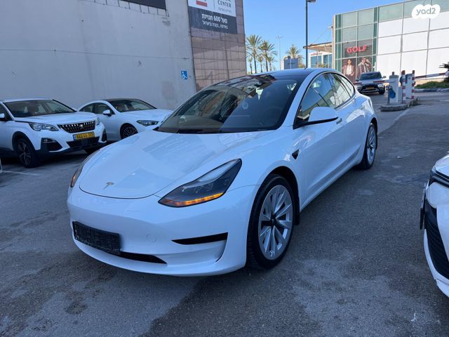 מודעת רכב טסלה מודל 3