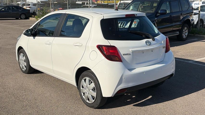 טויוטה יאריס