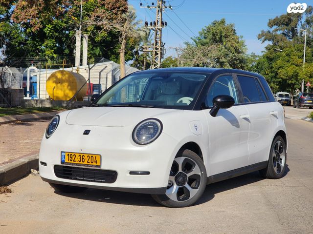 מודעת רכב ג׳יי.איי.סי 30