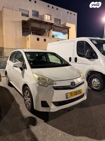 מודעת רכב טויוטה ורסו-S