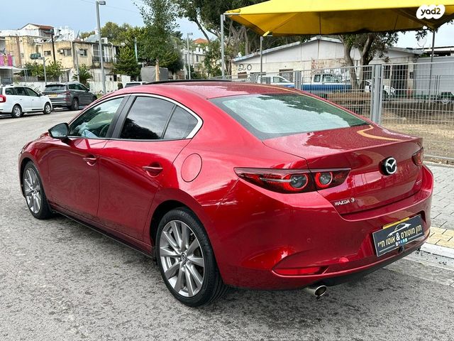 מאזדה 3