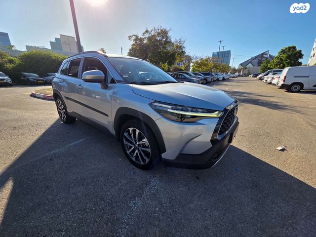 טויוטה קורולה קרוס