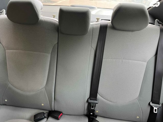 יונדאי אקסנט i25