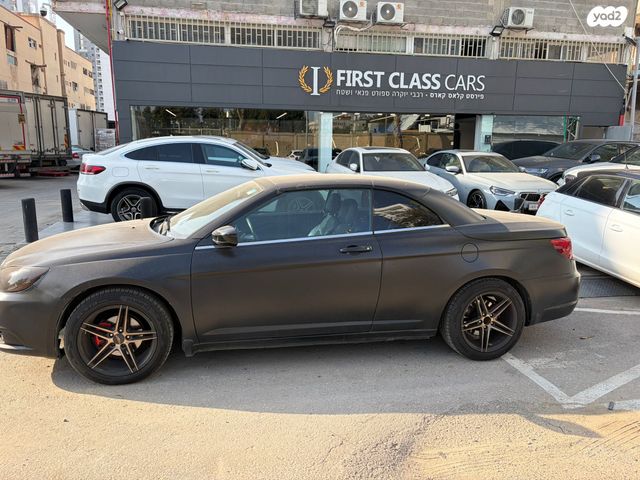 מודעת רכב קרייזלר סברינג