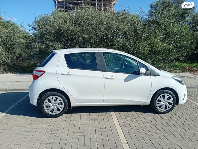 טויוטה יאריס