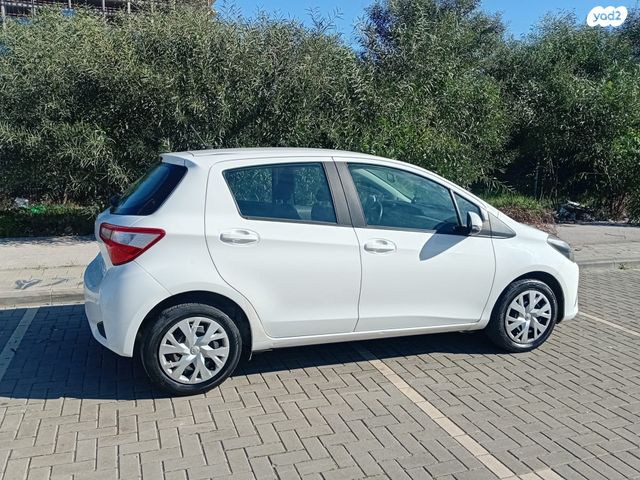 טויוטה יאריס