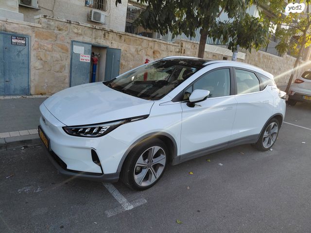 מודעת רכב ג׳ילי Geometry C