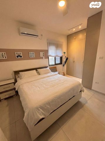 דו משפחתי, כצנלסון 4, מוצקין הותיקה, קרית מוצקין