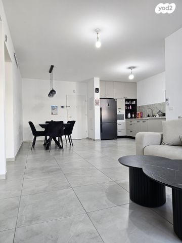 שושנת העמקים 3