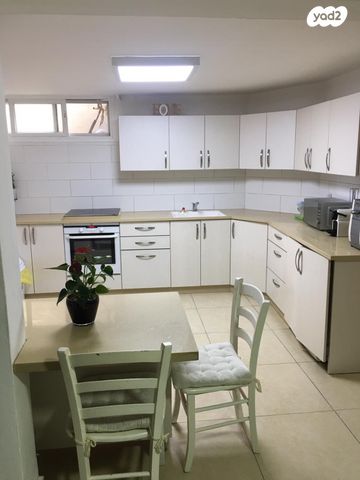 דו משפחתי, שביל החרובים 10, גבעת שרת, בית שמש