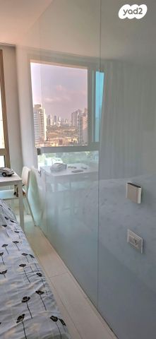 דירה, שדרות עובד בן עמי 2, נוף הטיילת, נתניה