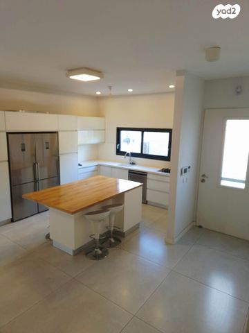 דו משפחתי, ערוגות הבושם 14, עין הים, חדרה