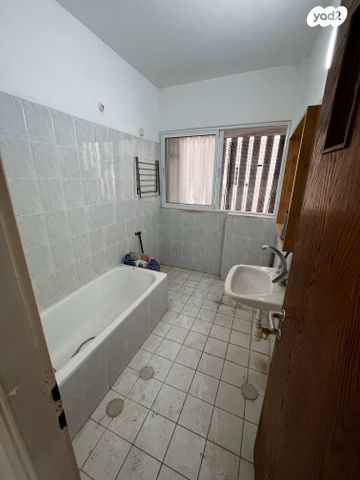 דירה, יעקב משה ברוידה 6, לב המושבה / מרכז העיר, פתח תקווה