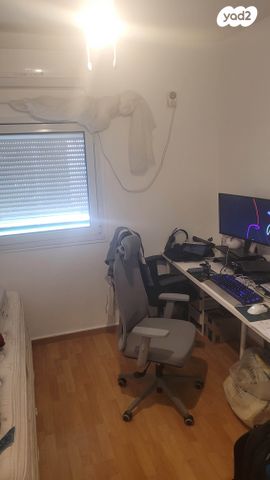 גג/ פנטהאוז, האורן 18, צמח השדה, מעלה אדומים