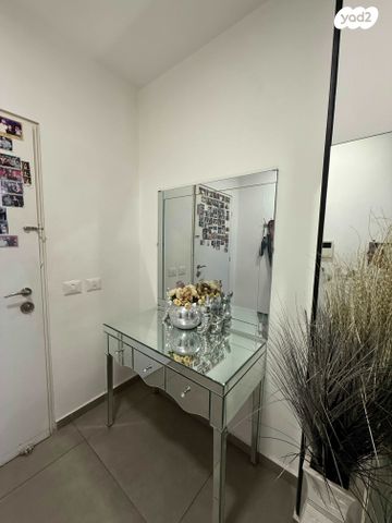 דירה, משה פריד 43, חצרות המושבה, רחובות