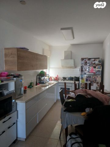 דירה, רמח"ל 36, אברהם דנינו, בן גוריון, עכו