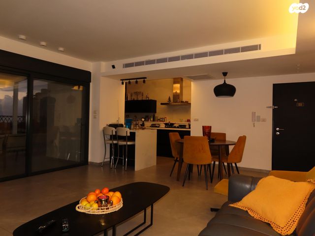 גג/ פנטהאוז, ראול ולנברג 3, רמת אשכול, חיפה