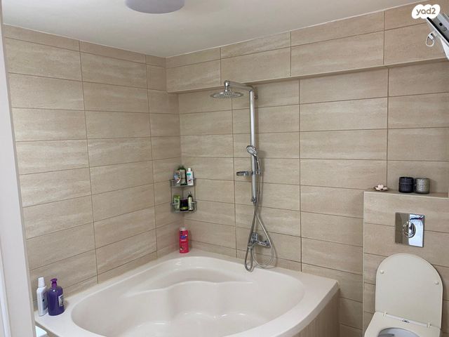 בית פרטי/ קוטג', עפרוני 8, צעירה, כפר ורדים