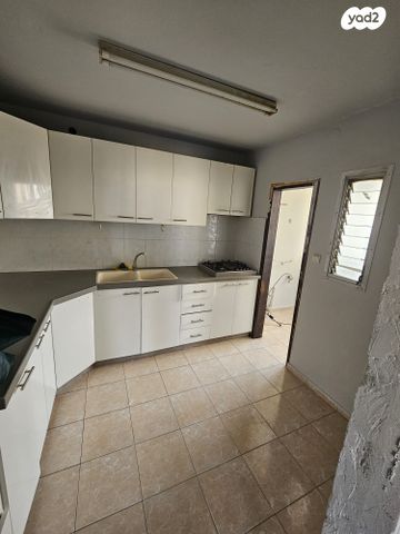 דירה, אליהו נחייסי 5, עמידר, בת ים