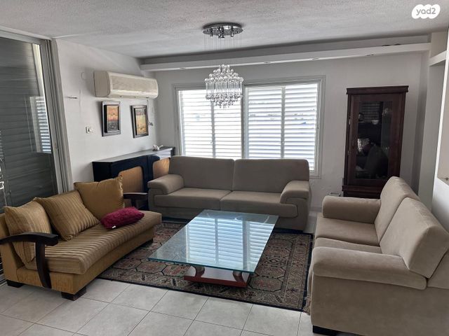 גג/ פנטהאוז, אביבים 8, אגרובנק, חולון