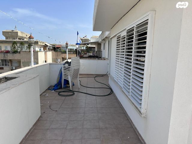 גג/ פנטהאוז, אביבים 8, אגרובנק, חולון