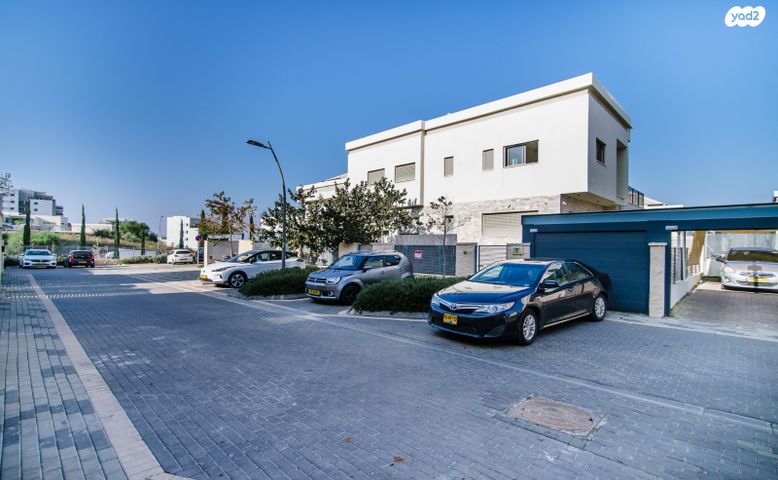 דו משפחתי, חנוך לוין 5, פסגות אפק, ראש העין