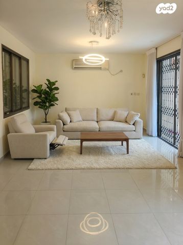 בית פרטי/ קוטג', יוסף לוין 11, נווה עוז, פתח תקווה