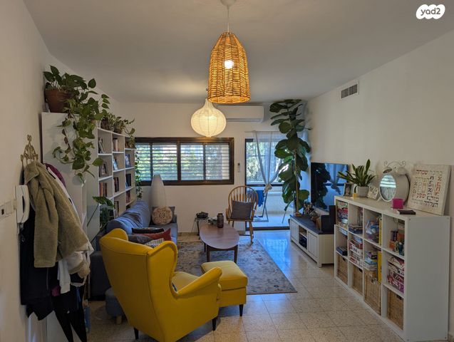 דירה, הכלנית 28, הפרחים, כפר סבא