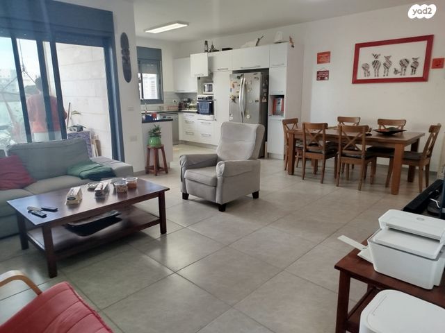 דירה, חושן 14, וילה דורי, שכונת הדגל, נס ציונה