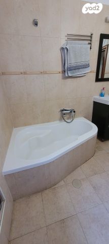 דירה, רחל הרשנזון 74, שעריים, רחובות