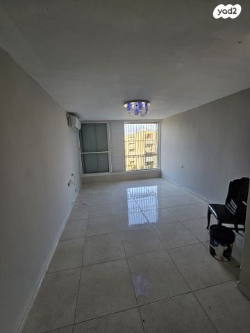 אליהו נחייסי 5