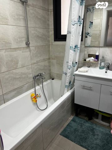 דירה, החילות 4, נרקיסים, ראשון לציון